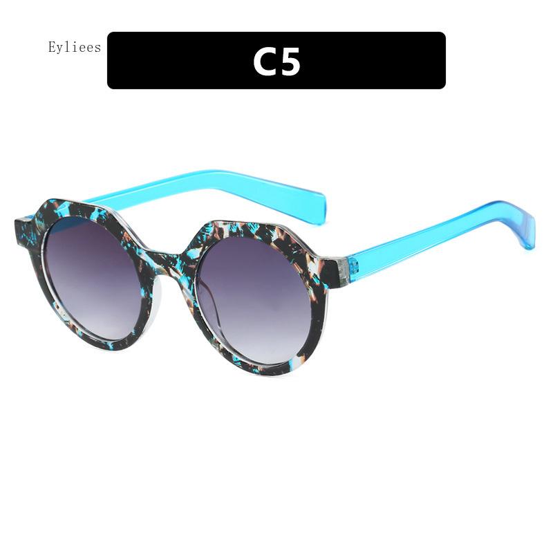 Fashion Small Irregular Square Sunglasses Women Retro Round Clear Ocean Lens Shades UV400 Men Rivets Punk Sun Glasses gafas