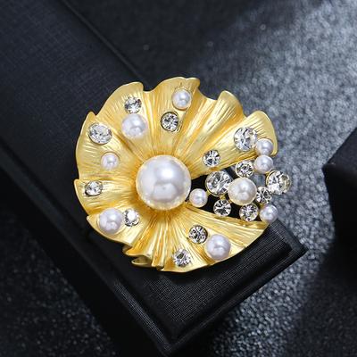 Celebrity Pearl Lotus Leaf Brooch Women'S Versatile Corsage Button Temperament Pin Cardigan Silk Scarf Shawl Buckle