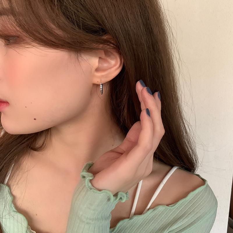 Trendy Korean & Japanese Cross Earrings: Retro, Fashionable, Elegant Ear Cuffs & Studs for Women