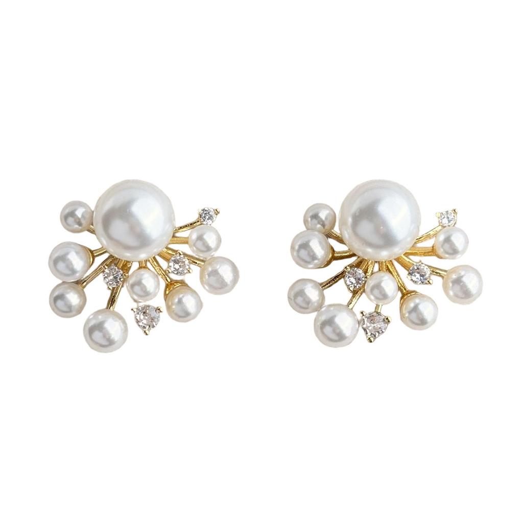 Cool High-end Meteor Shower Fireworks Pearl Stud Earrings Women's Light Luxury Fashion Versatile Earrings Simple Atmosphere Earrings Women