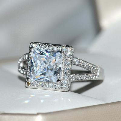 Mote Lys Luksus Firkantet Zirkon Krystall Ring for Kvinner Hvit Gull Farge Forlovelse Bryllup Ring Utsøkt Smykke