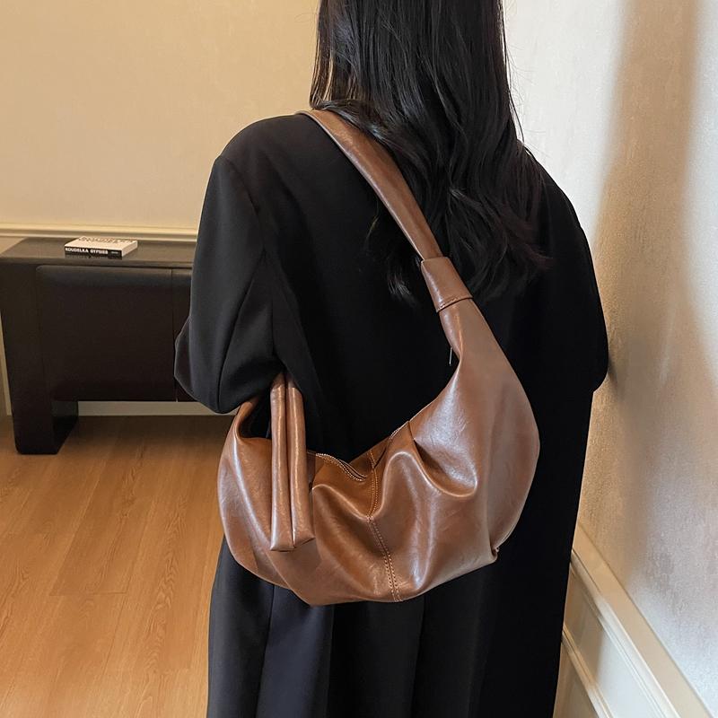 Vintage Soft PU Leather Shoulder Bag Women Large Capacity Crescent Hobo Bag Wide Strap Sling Bag for Work Travel and Casual Outings
