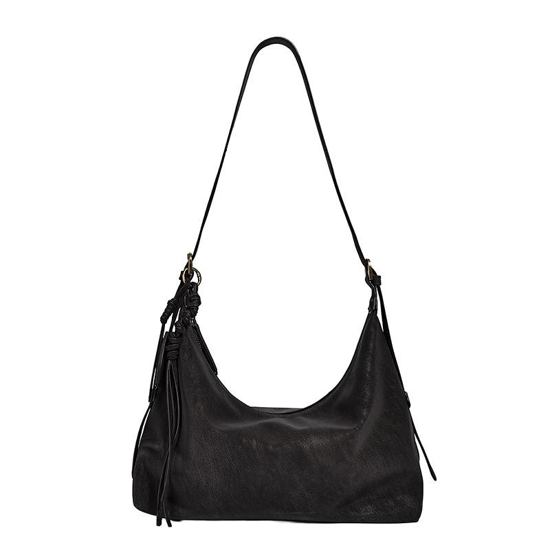 Niche design underarm bag for women, 2025 autumn and winter new model, simple commuter shoulder bag with a matte feel, crossbody bag for women
