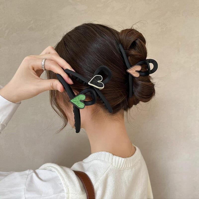 Heart clip flat kitsch matte hair pin updo black