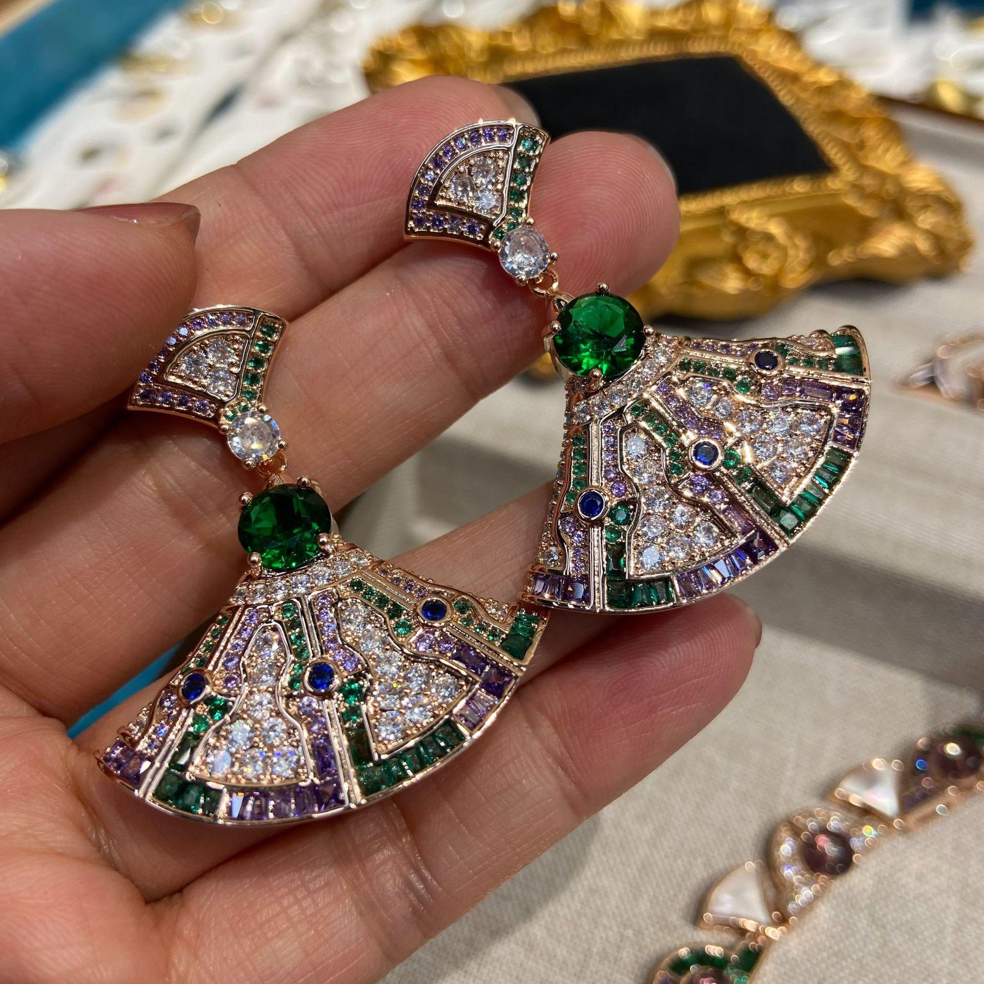 

Trendy Winter Geometric Fan Suit Women S Light Luxury Needle Micro-Inlaid Zircon Series Earrings Necklace