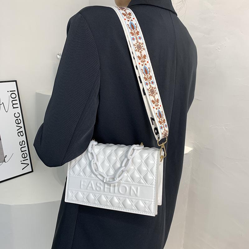 

Сумка женская 2024 весна и лето новинка high-end косая сумка span нишевый дизайн модная ромбовидная переносная сумка через плечо белый