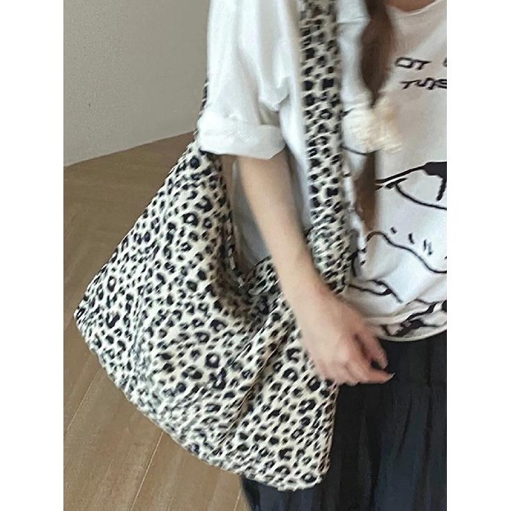 

Leopard Print Canvas Bag Large Capacity Shoulder Bag Corduroy Dongdaemun Shopping Bag Ins Style Celebrity Style белый
