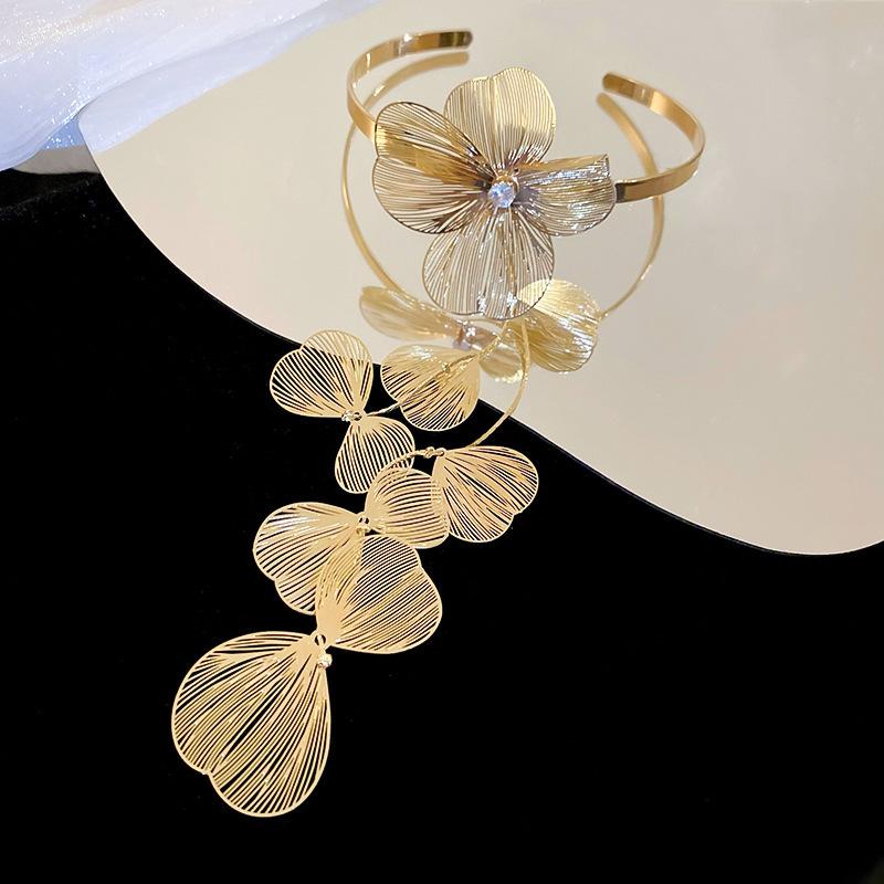 Holiday Style Exaggerated Starfish Opening Bracelet Metal High-end Arm Ring Cold Wind Temperament Jewelry Women