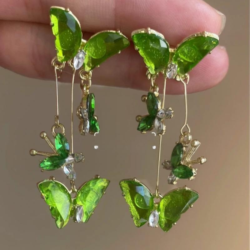 

Super fairy butterfly zircon earrings, new models, exquisite high-end long earrings, earrings.
