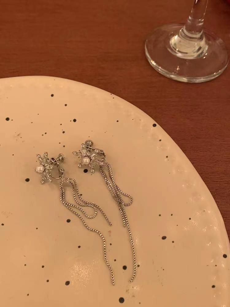 

Снежинка кисточка спираль клипса для ушей элегантные лицо - формирующие маленькие серьги