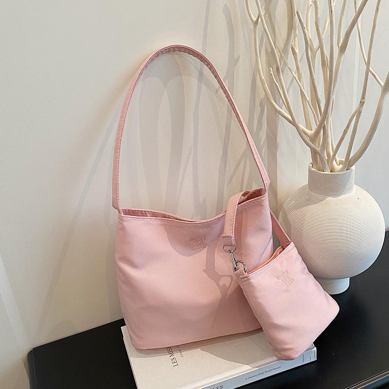 Autumn new women's personalized shoulder bag texture fashion trend niche design armpit bag