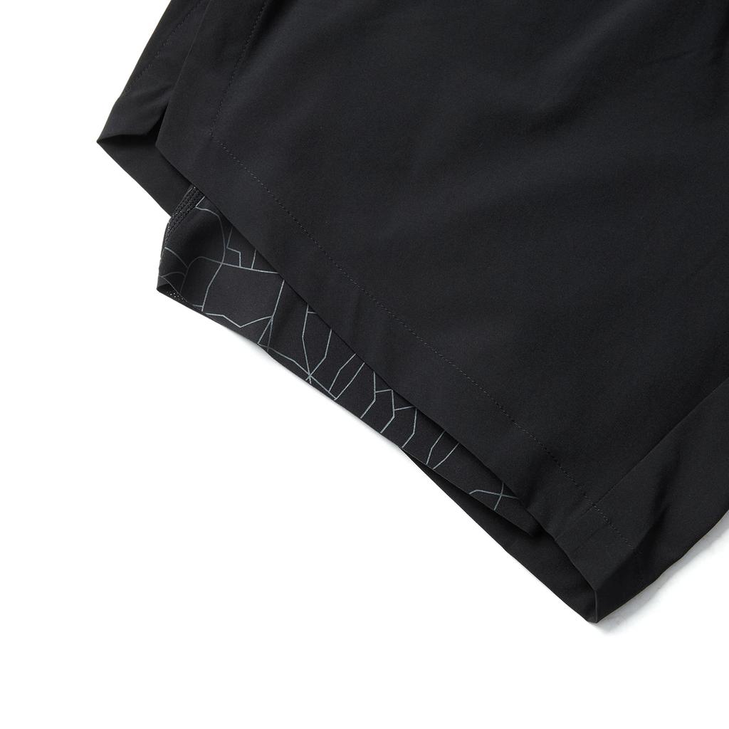 Li Ning Running Series Solid Color Mid Waist Comfortable Breathable Versatile Two In One Sports Shorts Men Shorts Black AKSU511-1