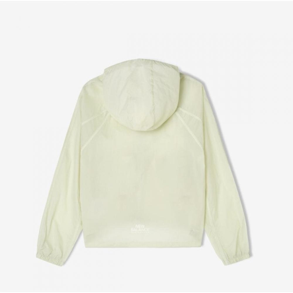 New Balance Women S Ultralight ripStop Woven Windbreaker B1 Nbnaf2w512 41