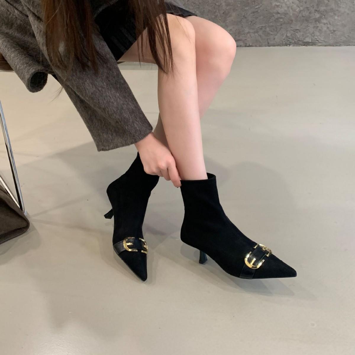 

2025 новые остроносые замшевые ботильоны на шпильке с молнией сзади 39 чёрный
