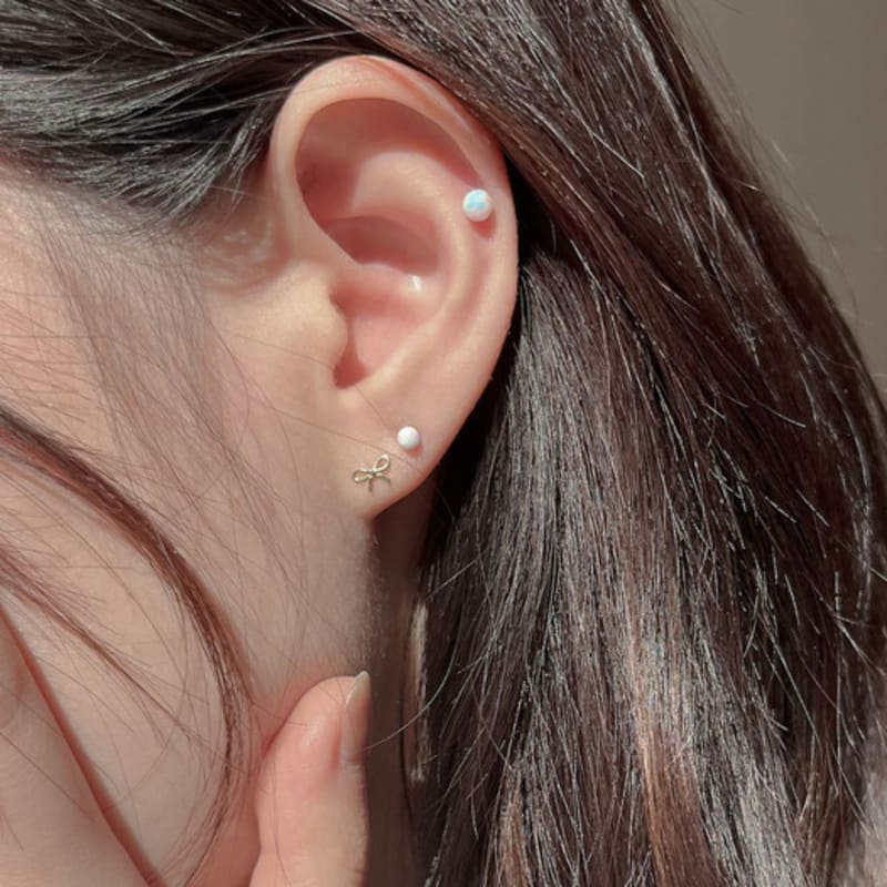 Youngglow 14k White Opal Ball Piercing