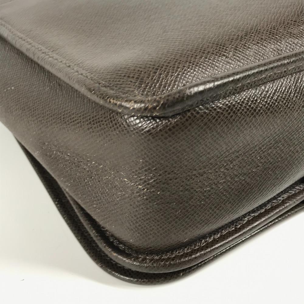 Louis Vuitton M32488 Taiga Andrei Crossbody Messenger Bag Flap Shoulder Bag