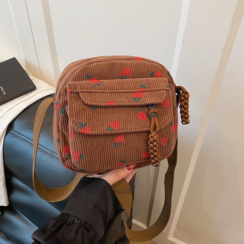 

Вельветовая ткань корейская маленькая сумка женская 2025 новая мода клубничный принт сумка для мобильного телефона ins повседневная сумка-мессенджер коричневый