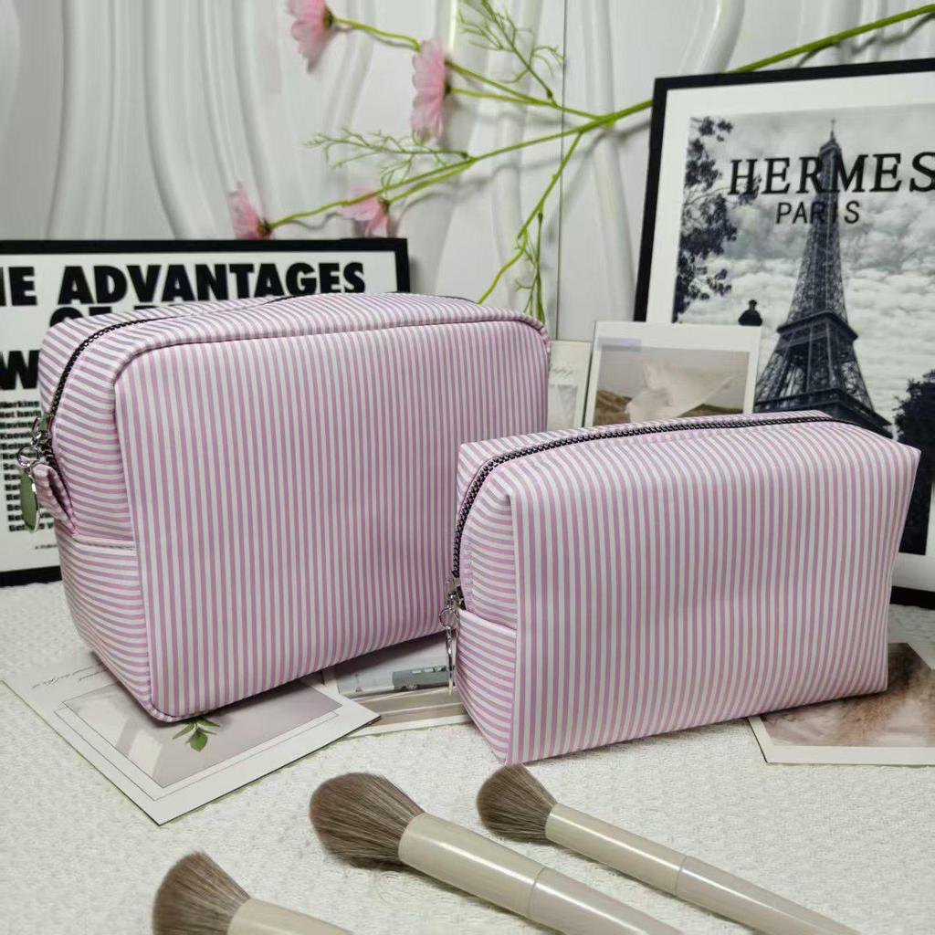 Large-Capacity Striped Makeup Bag: Indian Clutch for Convenient Travel and Outings