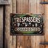 Vintage Vandrare Komposteras Metallskylt Rustik Järn Väggkonst med Trädgårdsredskap Höstlöv Design Humoristisk