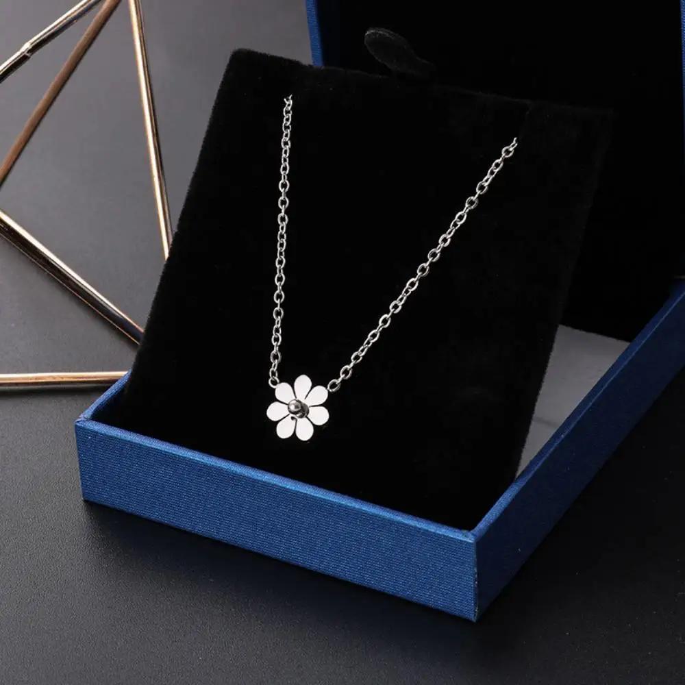 

Stainless Steel Lovely Little Daisy Pendant Necklace For Women Fashion Flower Clavicle Chain Wedding Party Birthday Jewelry Gift