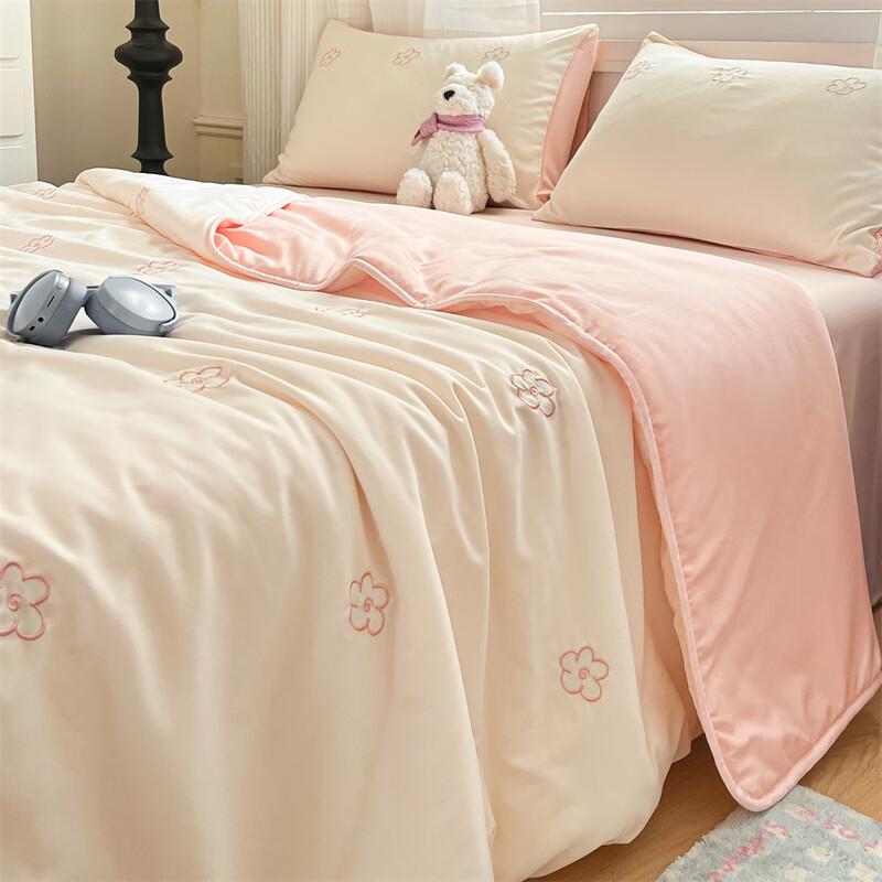 UOSU Embroidered Machine Washable Summer Quilt Set