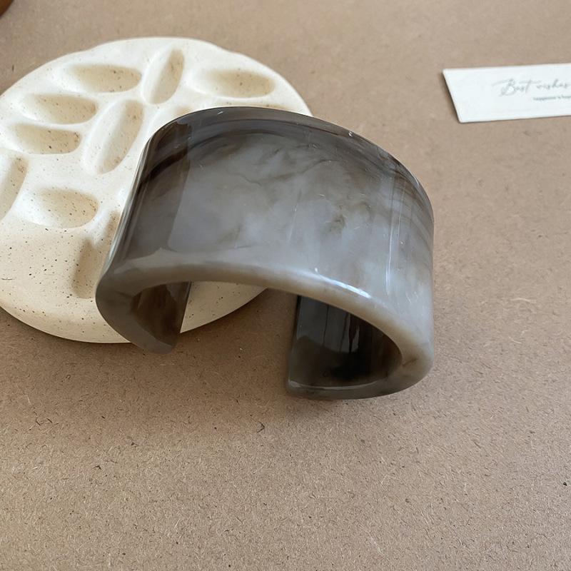 Minimalistischer Armreif aus Farbverlaufharz: Frisches, Süßes, Vielseitiges Armband für Frauen