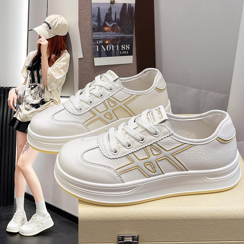 Popular little white shoes women's 2025 summer new versatile flat bottom not tired feet non-slip student leisure sports board shoes