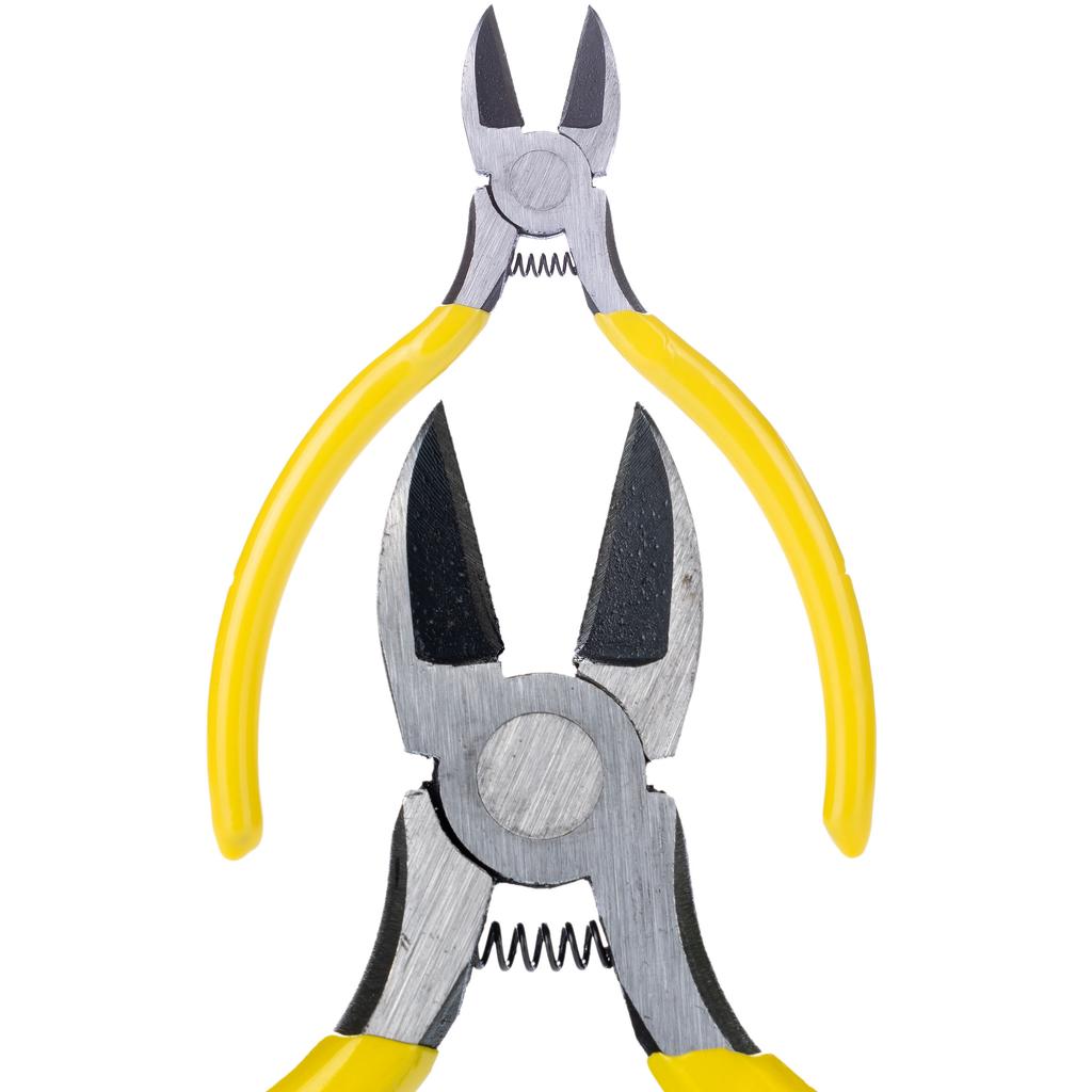 Plastic stapler in a case + 200 staples