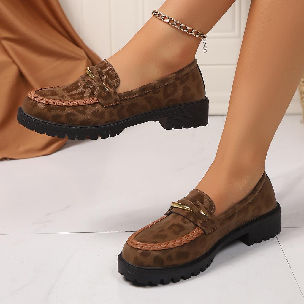 Fashion Women's British Style Thick-soled Low-heeled Shoes 2025 Spring and Autumn New Leopard Print Decorative Round-headed Loafers.