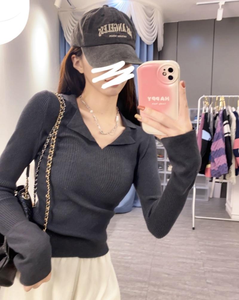 

Вязаный свитер молочно-абрикосового цвета с V-образным вырезом для женщин - весна-лето 2025, сладкий и пряный воротник-поло, топ с длинными рукавами, нижняя рубашка Large коричневый/каштановый