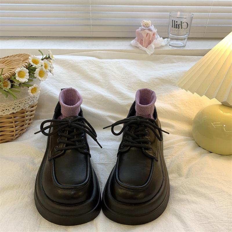 

Muffin platform small leather shoes women s 2025 spring and autumn new white British style round head lace-up versatile Japanese single shoes 40