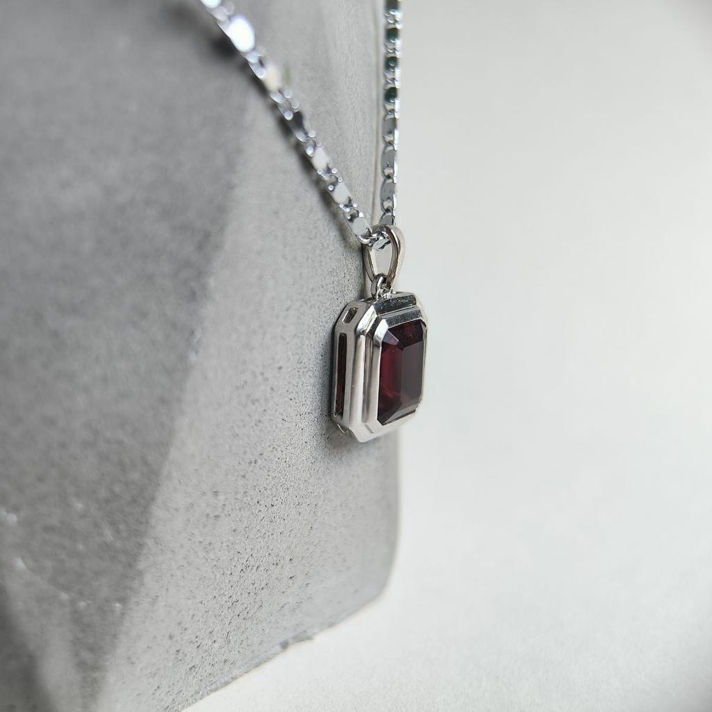 Silver Pendant with Garnet Nano 2.625ct (60002198)