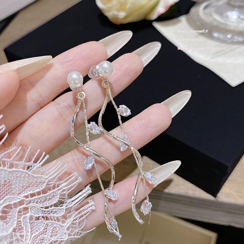 925 Silver Needle Tassel Pearl Earrings: High-End Celebrity Design for Women