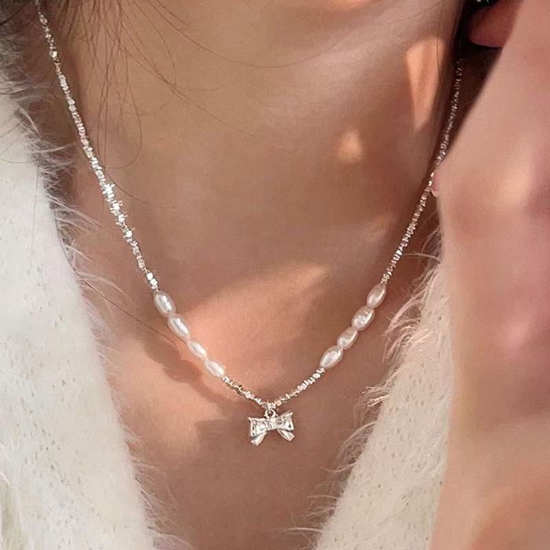 Temperament Elegant Silver Bow Freshwater Pearl Broken Silver Necklace Niche Design Sense Fashion Foreign Style Collarbone Chain
