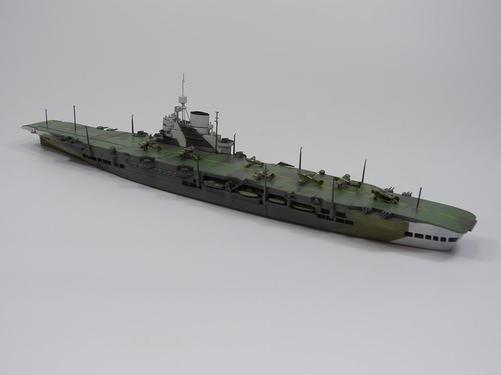 Aoshima Bunka Kyozai Waterline Series 717 Royal Navy Aircraft Carrier HMS Victorious Plastic Model 1/700 No.