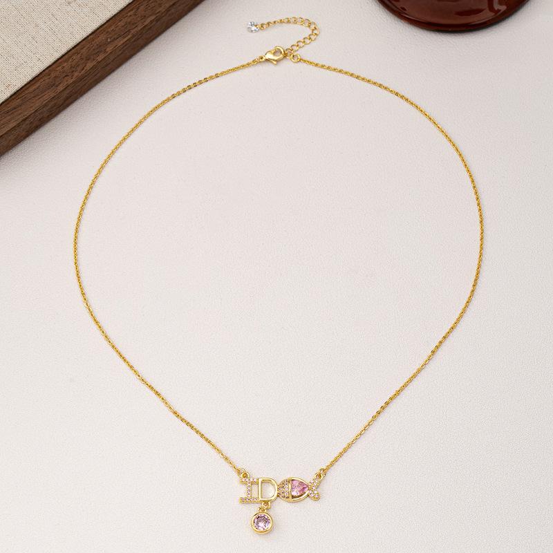 Smart pink diamond I love you necklace female zirconium kiss fish light luxury niche cute sweet personality collarbone chain