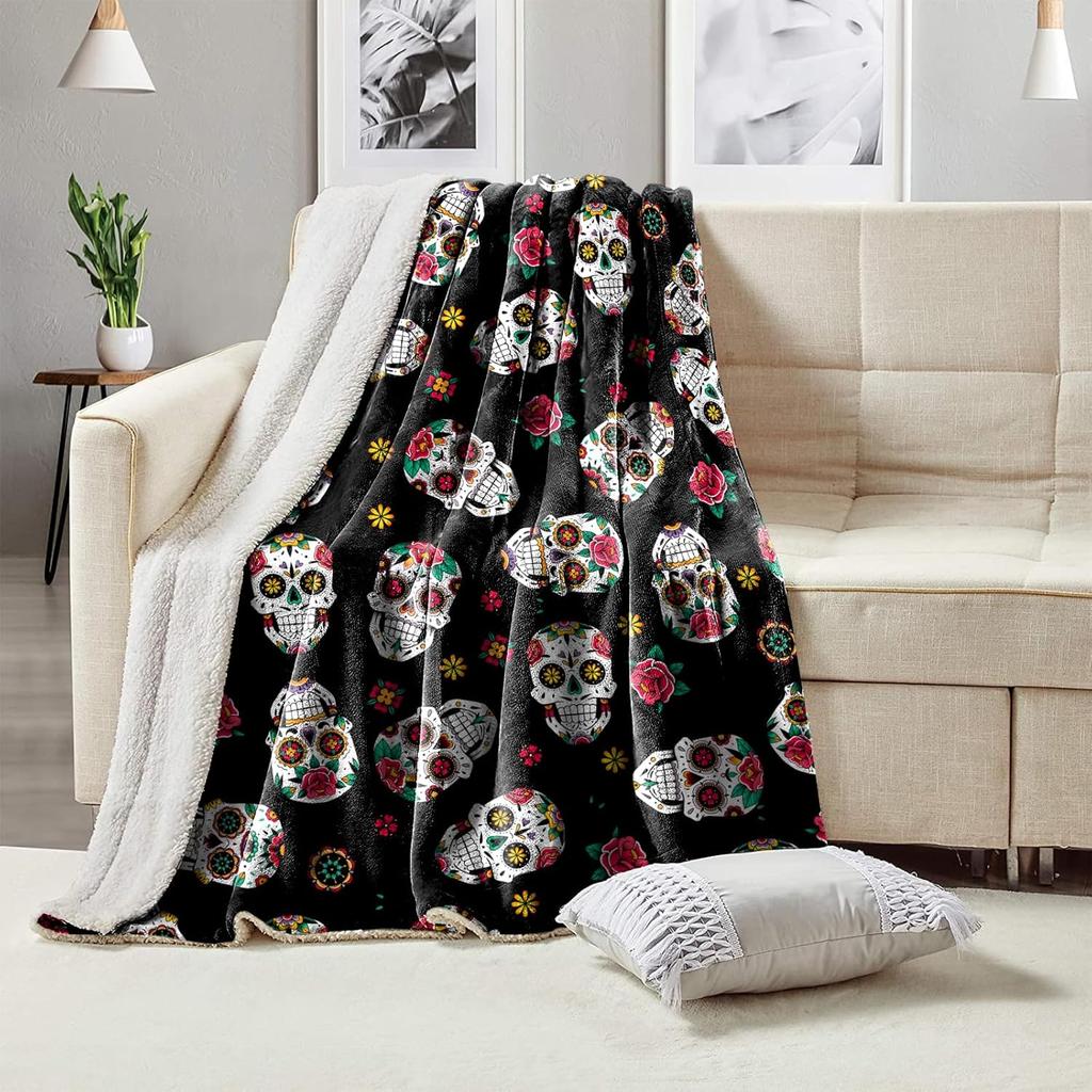 Reunbmq Super Soft Flannel Fleece Throw Blanket Lightweight Sherpa Blankets for CouchBedDorm Retro Skulls