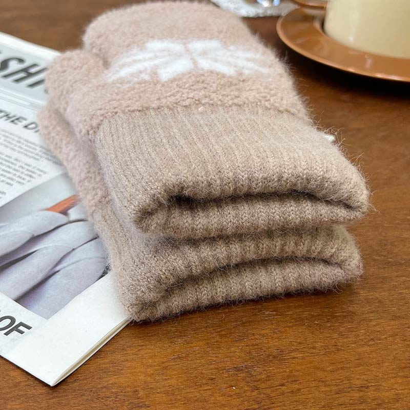 1Pair Snowflake Style Fashion Women Winter Gloves Insulated Extra Warm Fingerless Mittens