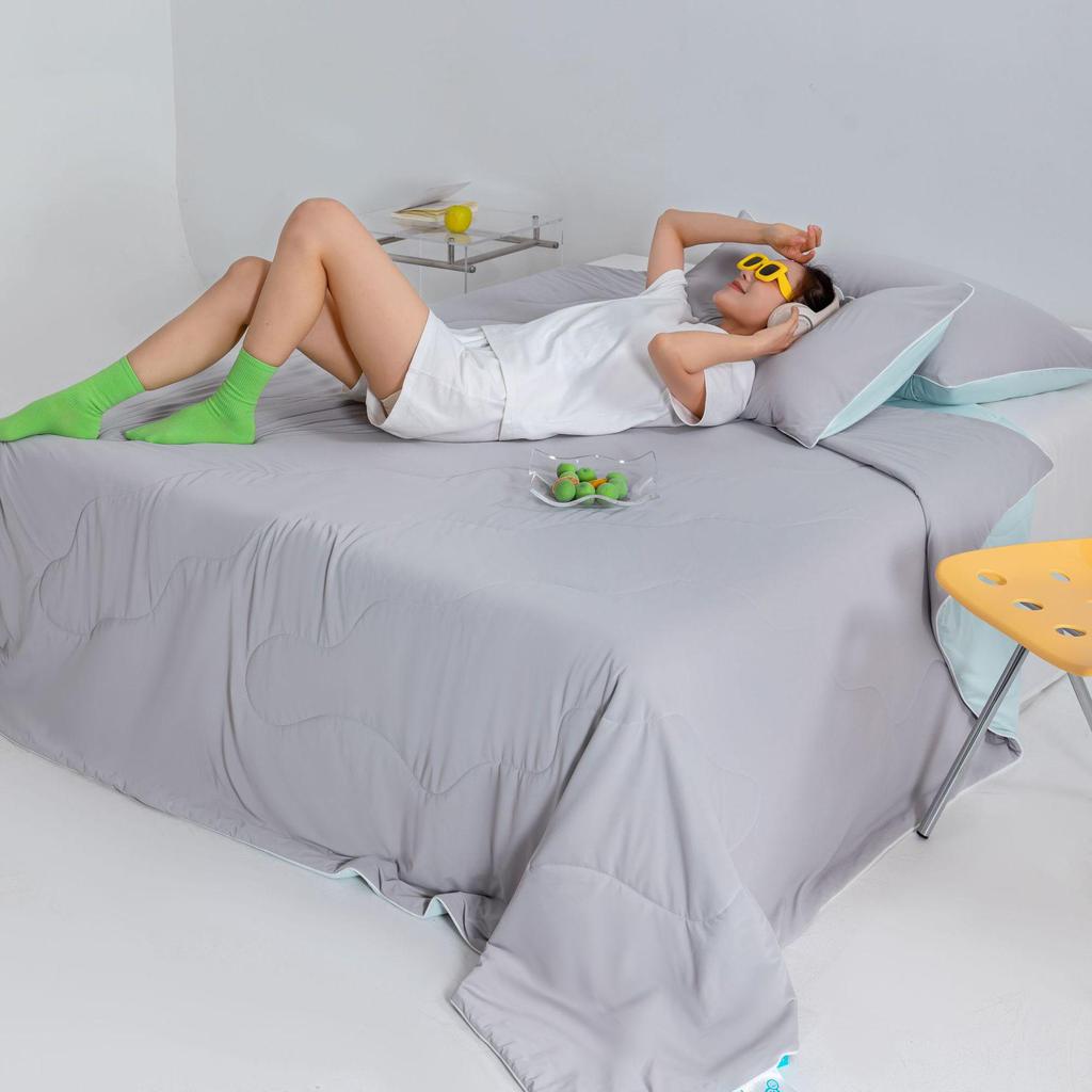 Class A Soybean Fiber Summer Quilt - Solid Color, Simple Style, 200x230x250cm for Home or Dorm