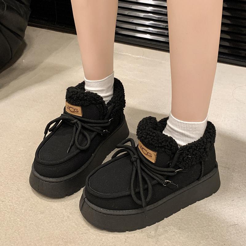 Модные женские ботильоны для отдыха на природе 2024 года — фото 4