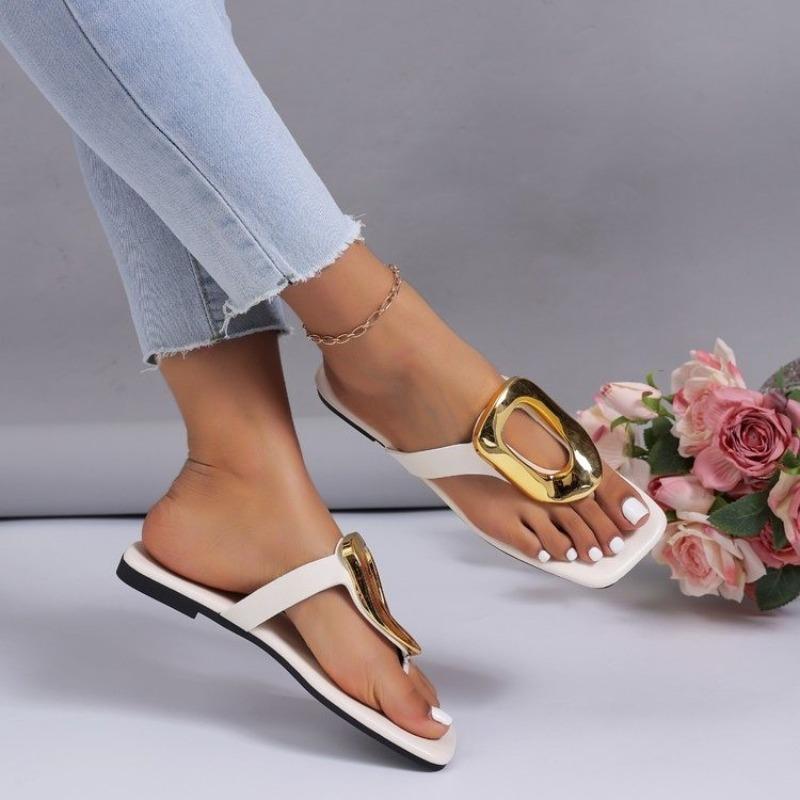 Women Slippers Luxury Flats Sandals Flip Flops 2026 New Summer Beach Slippers Fashion Metal Shoes Slides Women Zapatos De Mujer