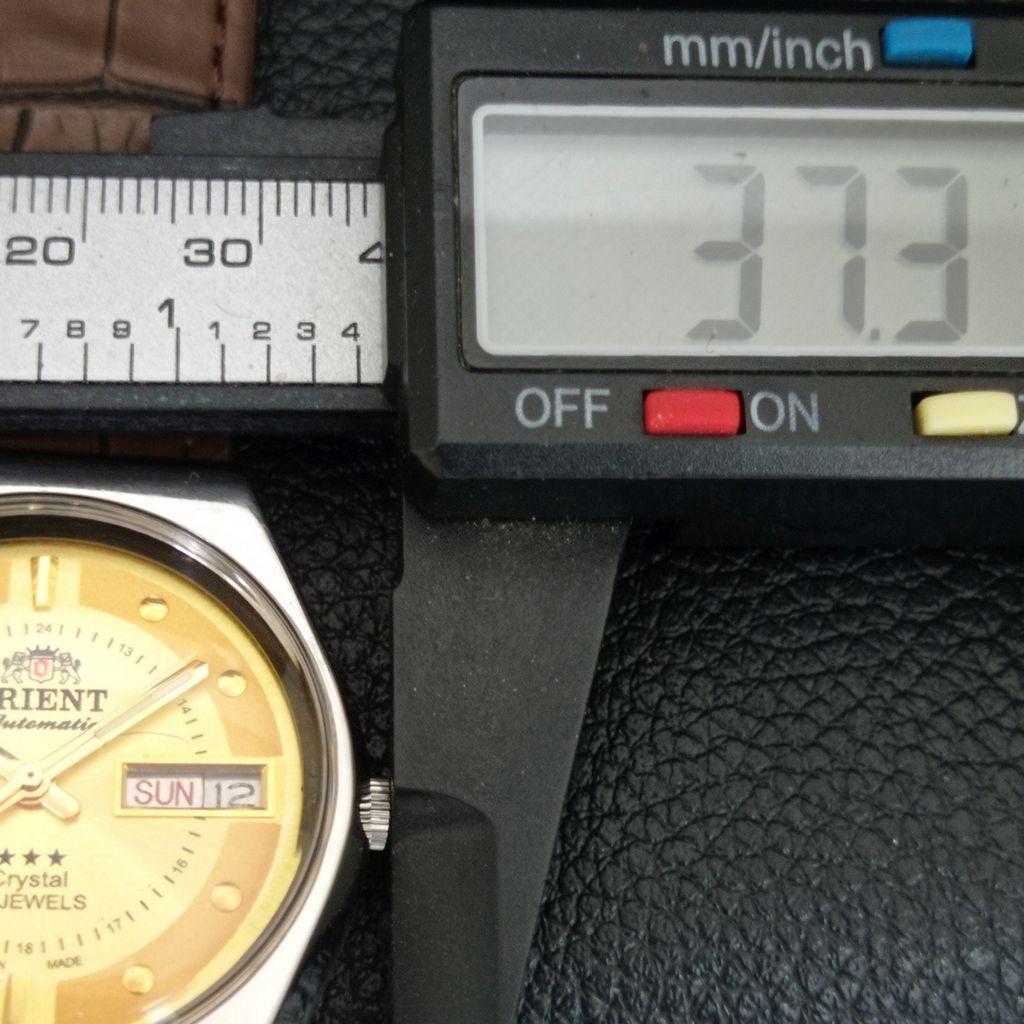 AUTOMATIC 46961 VINTAGE ORIENT CRYSTAL JAPAN MENS GOLDEN DIAL WATCH a707771-1