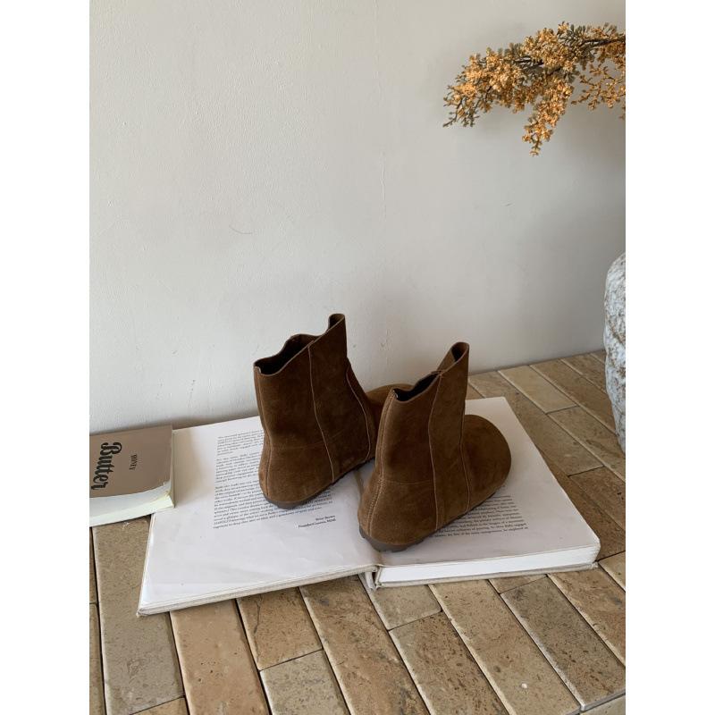 

Корейская версия ботильонов с круглым носком и рукавом, новинка осени и зимы 2025 года, универсальные ботинки на плоской подошве, ботинки-мартенсы 39 коричневый