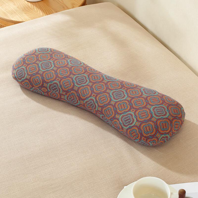 Подушка для шейной тракции из двухслойной марли с гречневой лузгой