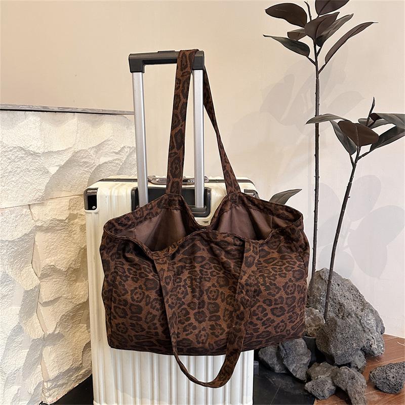 Women's Large Capacity Velvet Leopard Print Shoulder Bag - Retro Korean Style