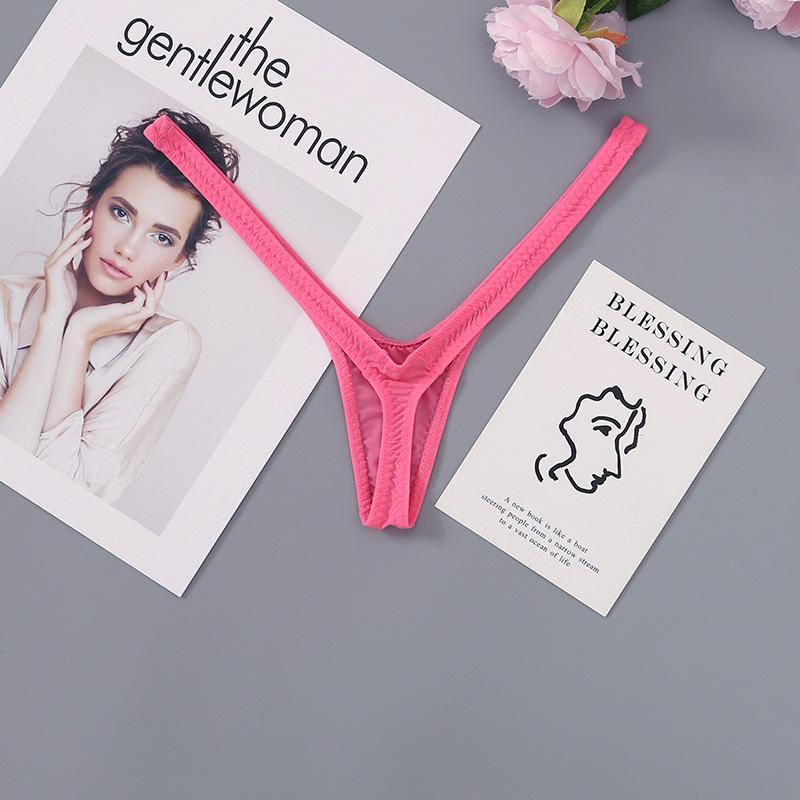 Sexy Deep-V-Tanga: Damen-T-Hose im Stil 'Pure Desire'