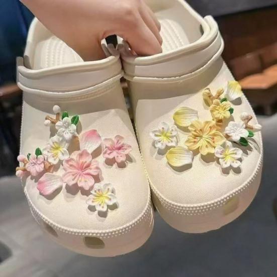 1 Set 3D-Blumen-Schuhanhänger Abnehmbare Kirschblüten-Schuhdekorationen Niedliche Blumen-Schuhzubehörteile für DIY-Clogs-Dekoration
