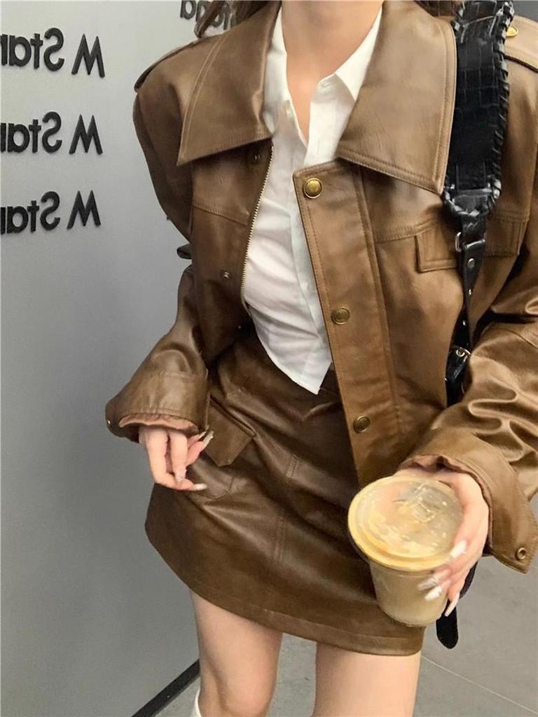 Women's Retro PU Leather Faux Sheepskin Motorcycle Jacket and Fashion Short Skirt Two-Piece Set (Spring/Autumn 2023)