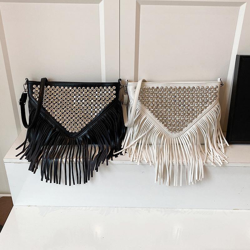 Autumn bag women's 2025 new Korean version of fashion fringed shoulder bag versatile large capacity rivet messenger envelope bag