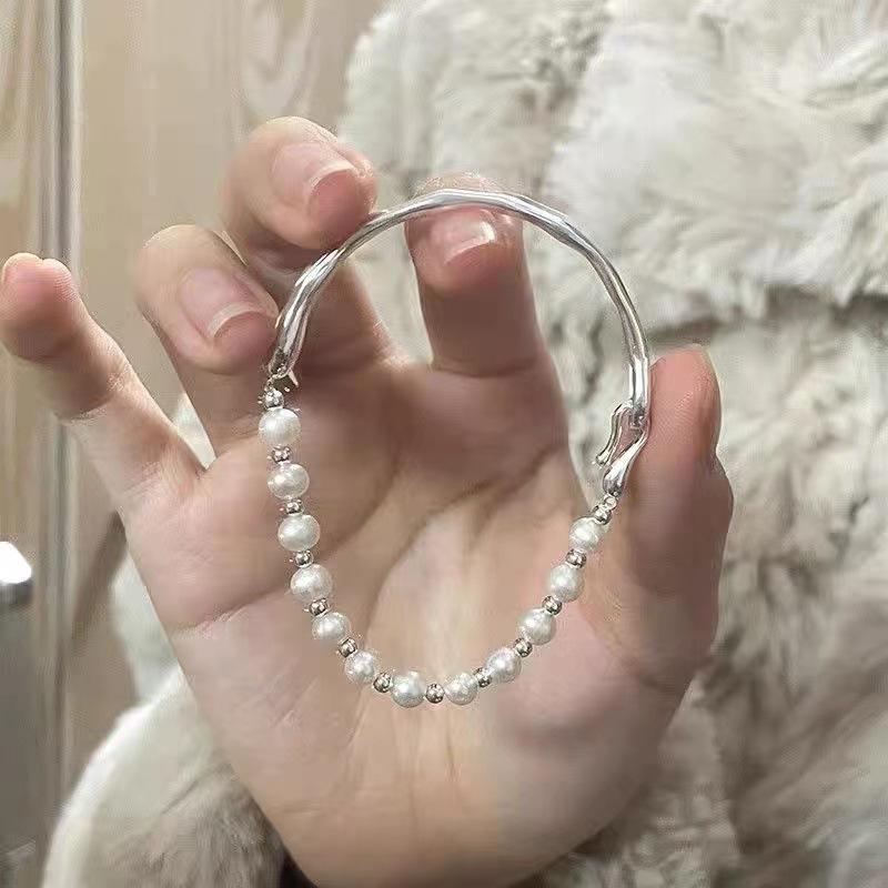 French retro imitation pearl bracelet new light luxury fashion celebrity style design sense versatile bracelet gift